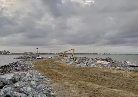 Construction of South Quay